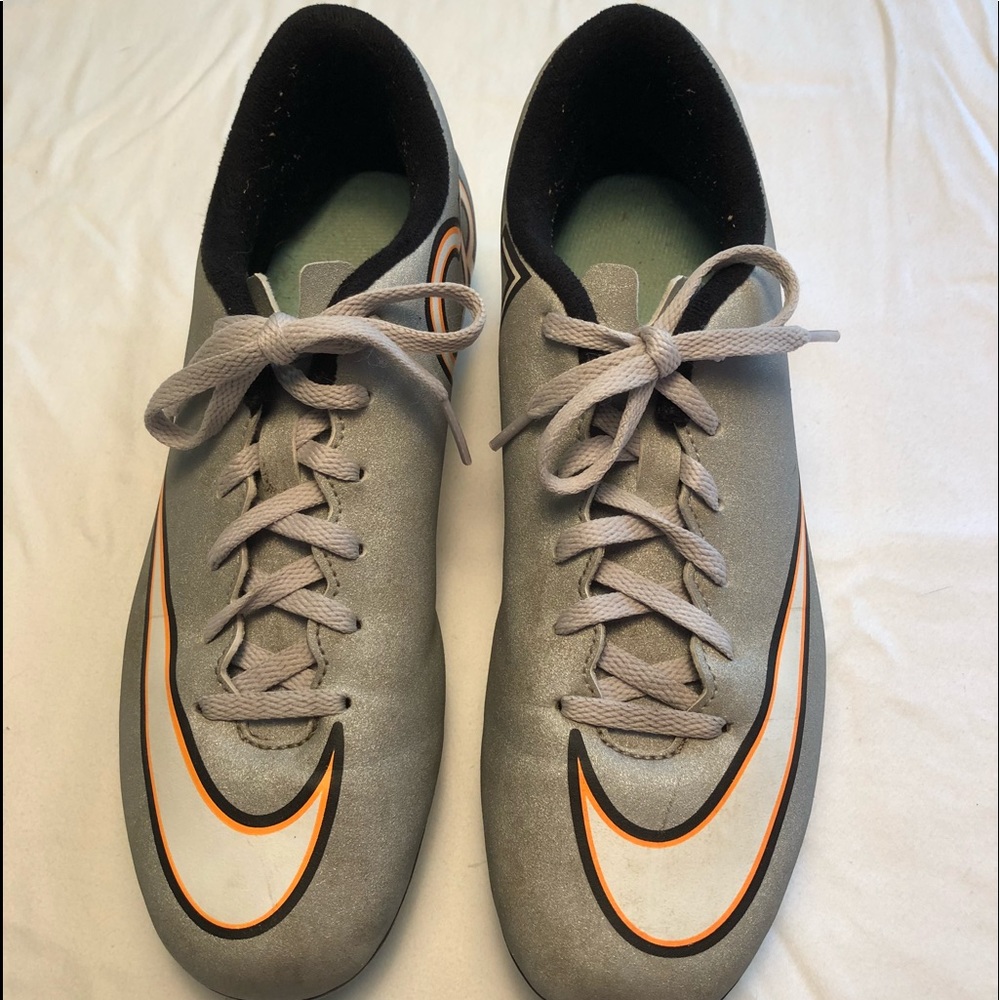 Soccer cleats boys Nike Mercural size 7